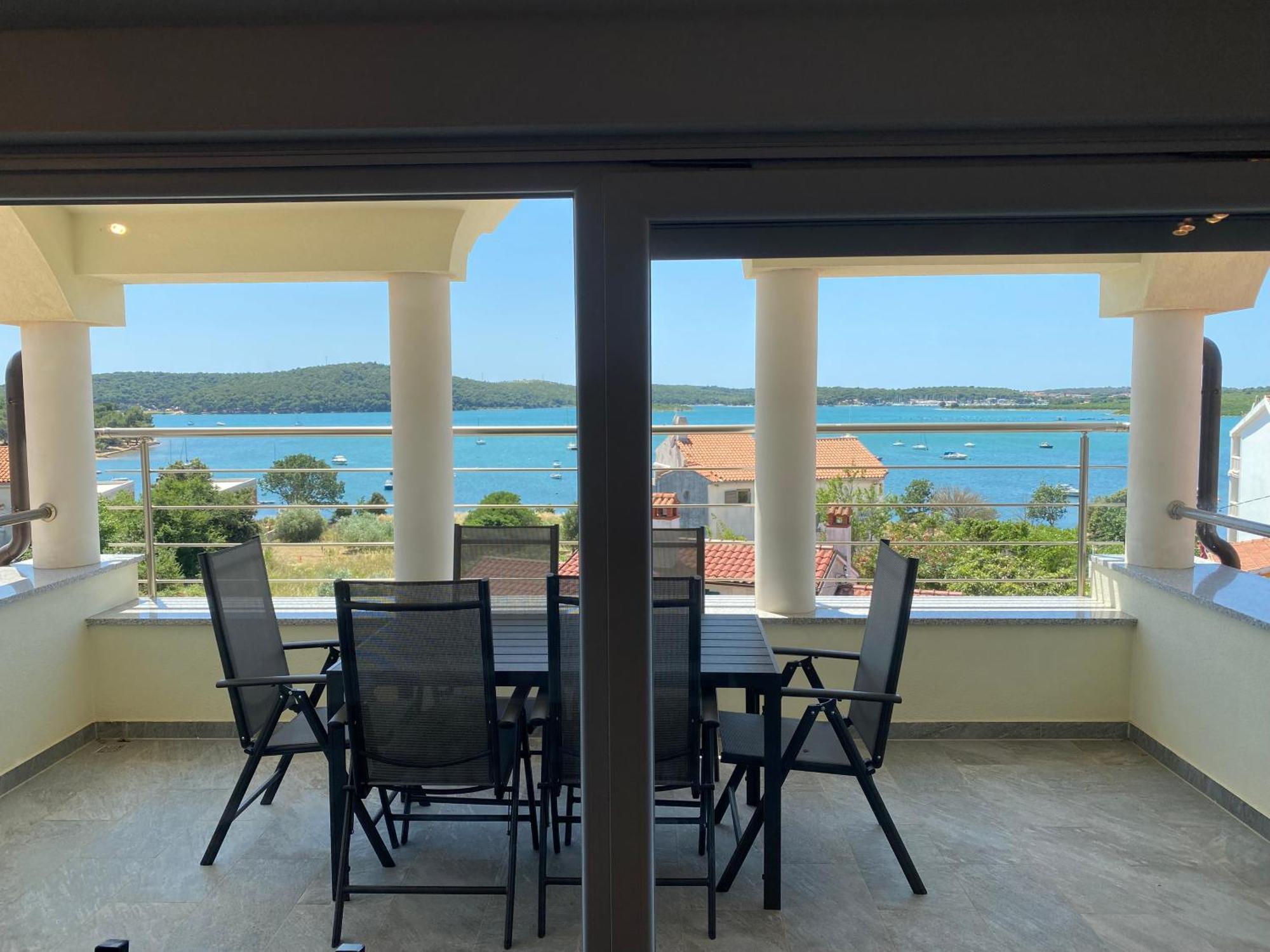 Villa Livi - Luxury Sea View Appartments Медулин Екстериор снимка